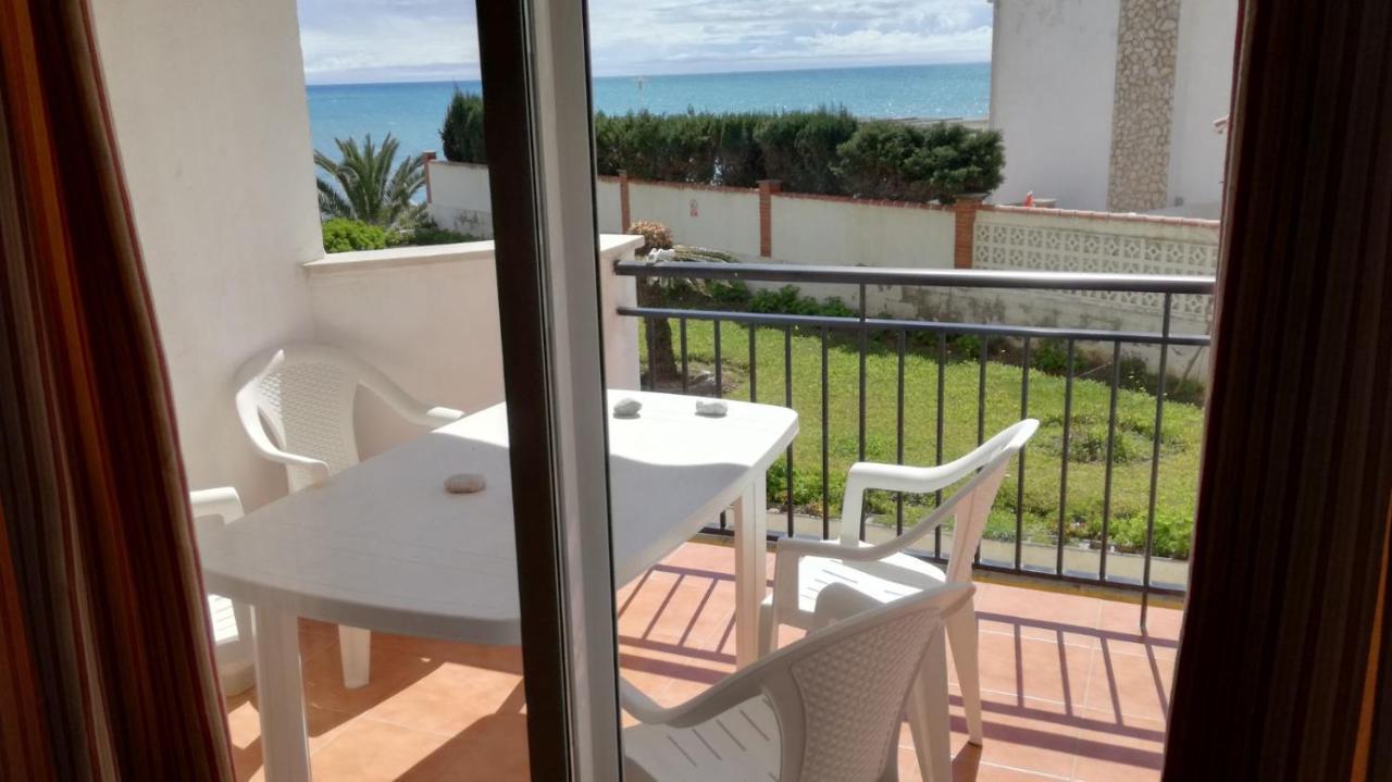 Apartamento A Pie De Playa. Nerja Bagian luar foto
