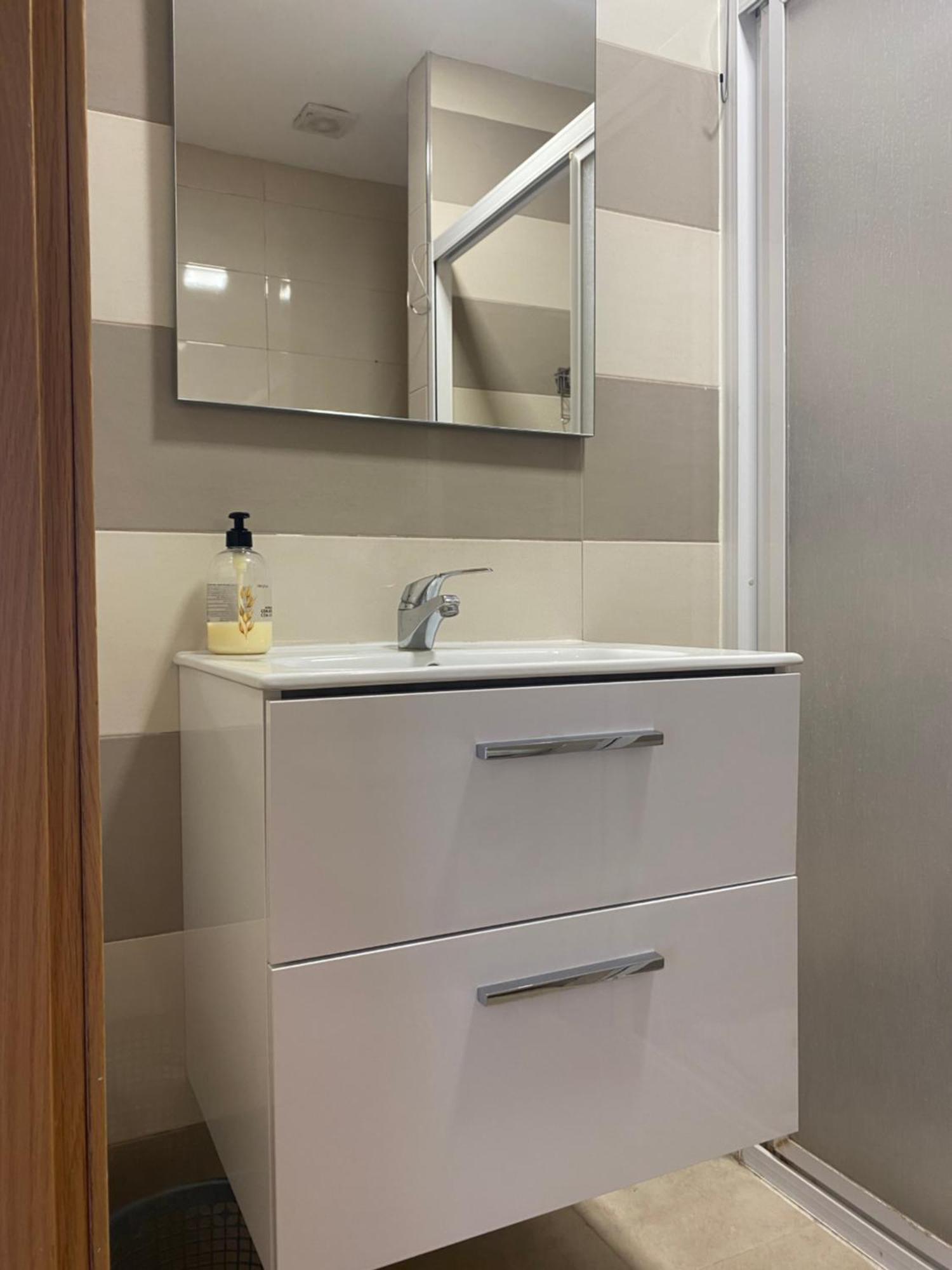 Apartamento A Pie De Playa. Nerja Bagian luar foto